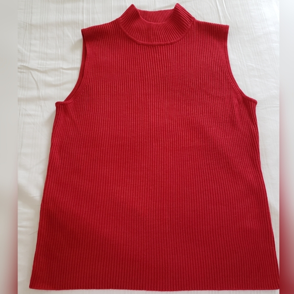 Croft & Barrow Red Sleeveless Turtleneck - Picture 1 of 3